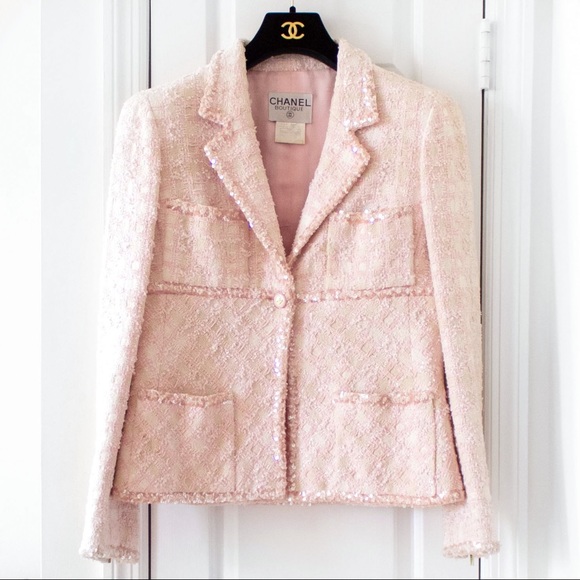 Iconic Chanel Vintage Spring 1995 Pink Jacket Suit - Picture 6 of 16